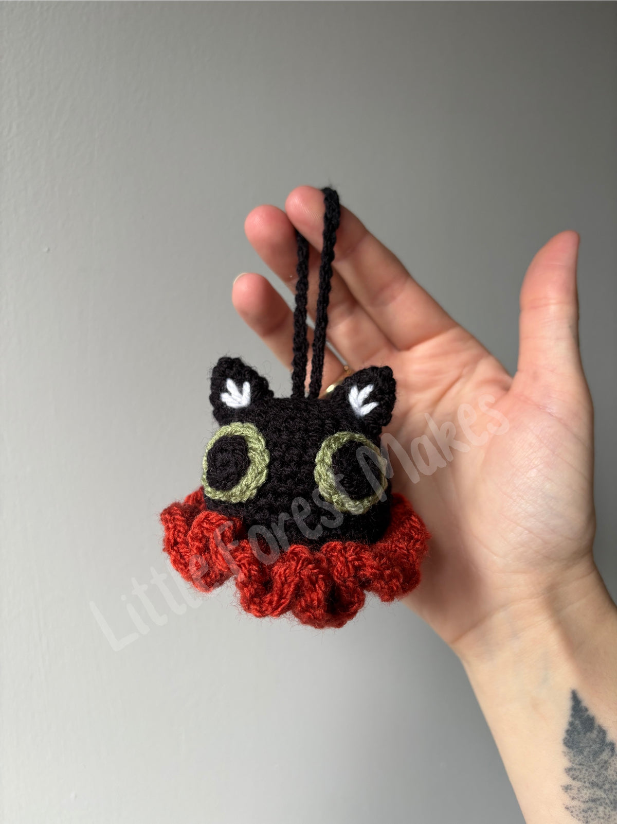 Vintage Halloween Cat Bag Charm Crochet Pattern - digital download PDF pattern