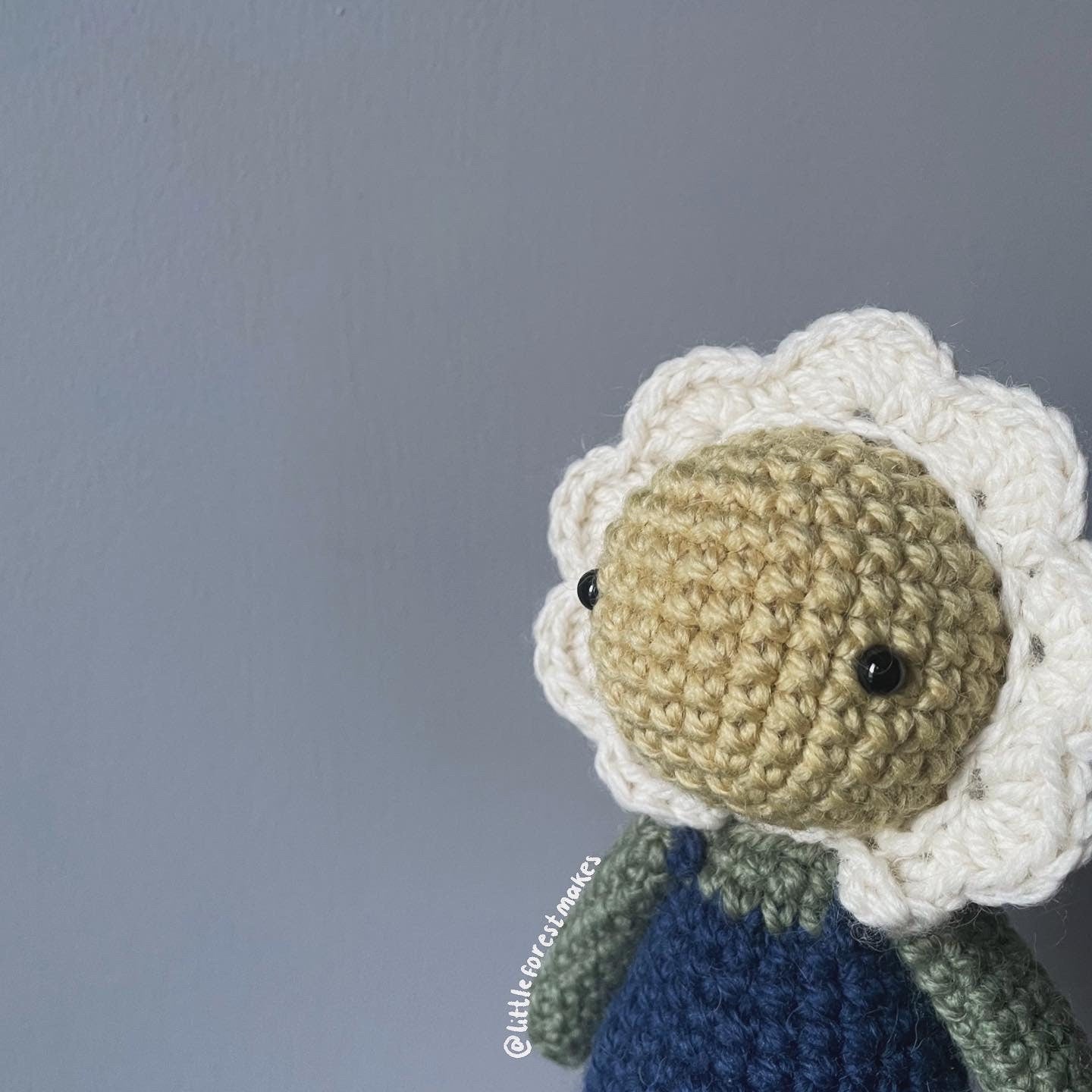 Crochet Sonny Sunflower and Dottie Daisy Doll Pattern: Amigurumi Plushie (Digital PDF)