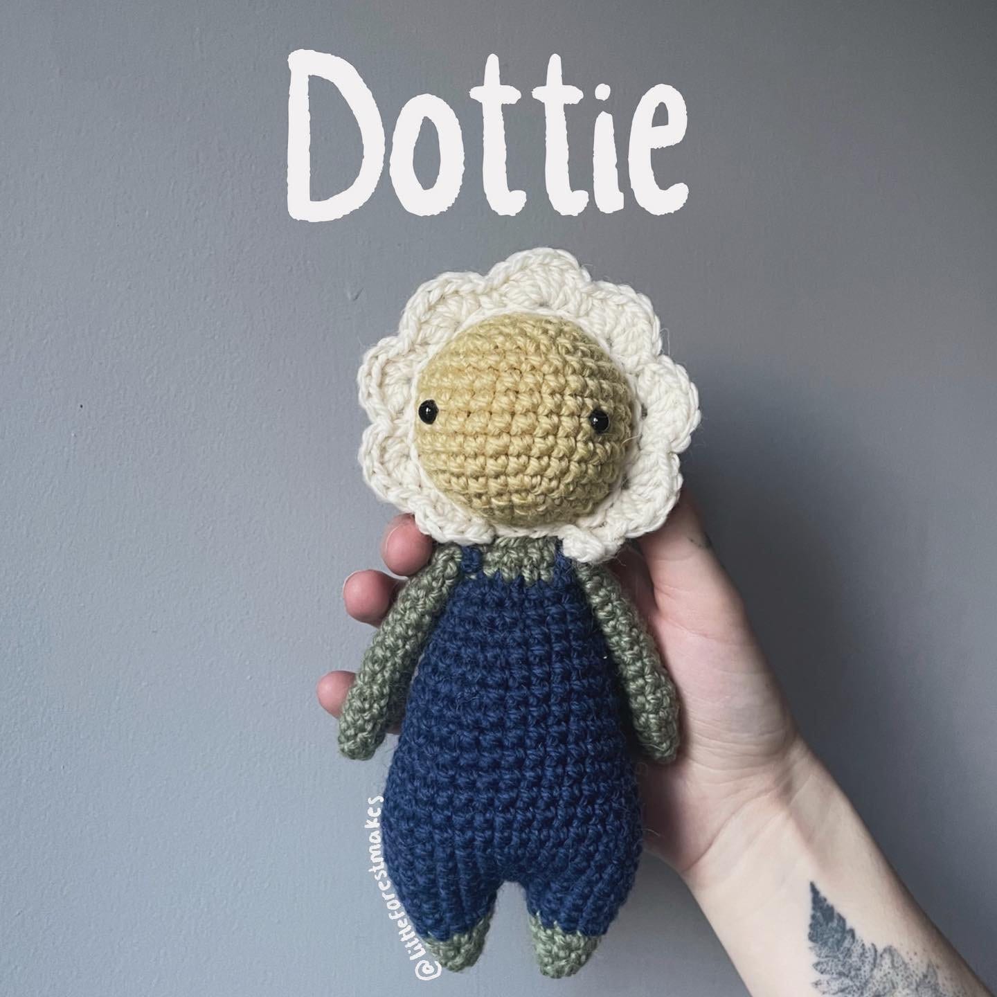 Crochet Sonny Sunflower and Dottie Daisy Doll Pattern: Amigurumi Plushie (Digital PDF)